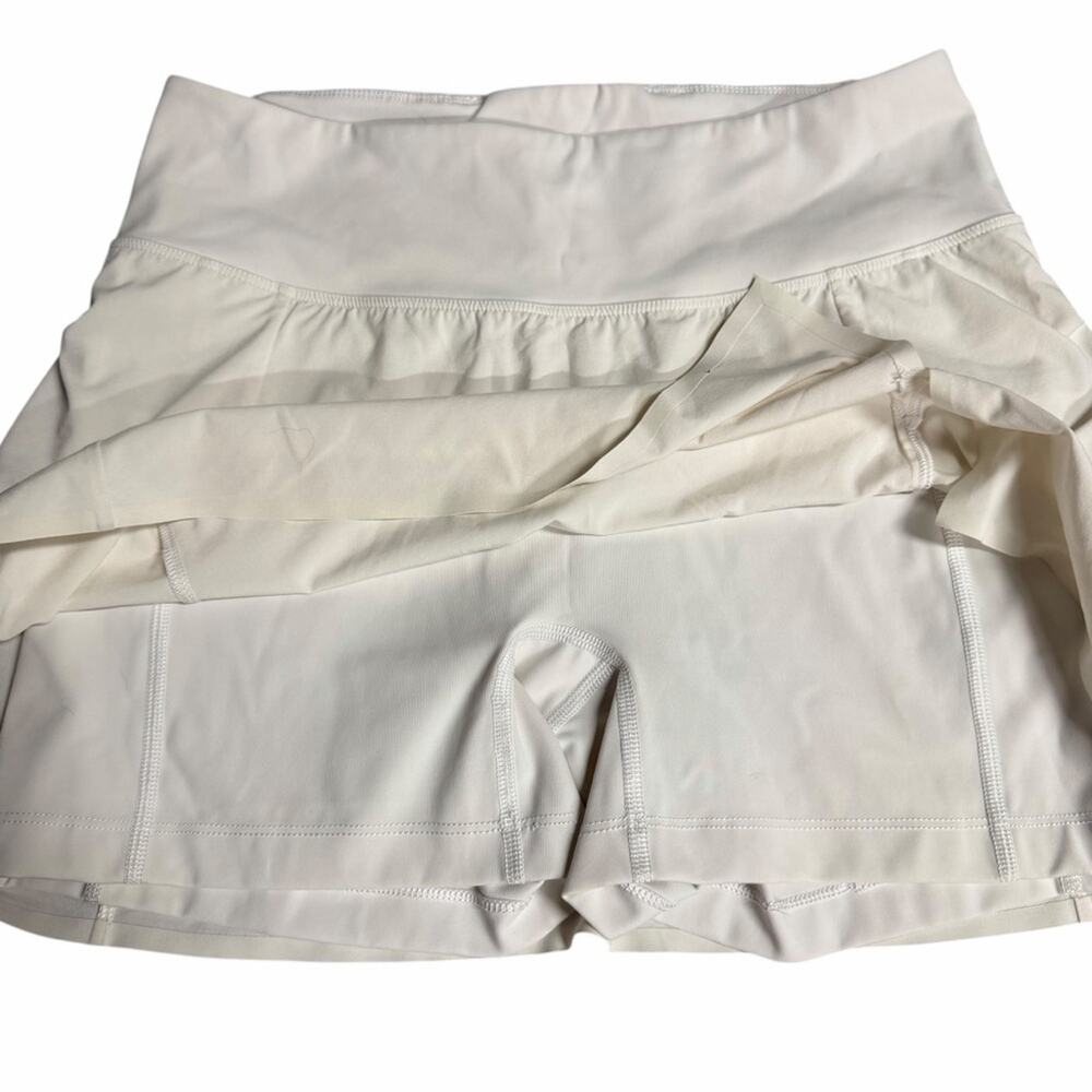 Aritzia TNAction White Tennis Skort Size Medium - Picture 2 of 6